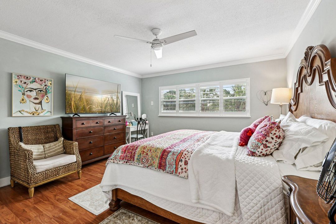 For Sale: $499,999 (2 beds, 2 baths, 1008 Square Feet)