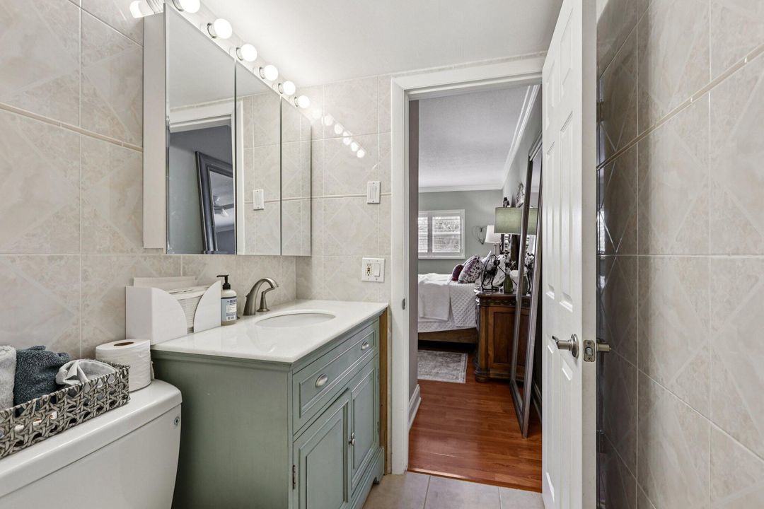 For Sale: $499,999 (2 beds, 2 baths, 1008 Square Feet)