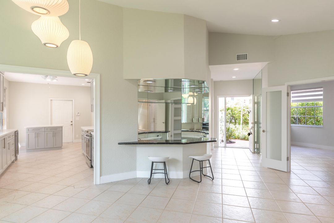 出租: $4,800 (3 贝兹, 2 浴室, 1886 平方英尺)