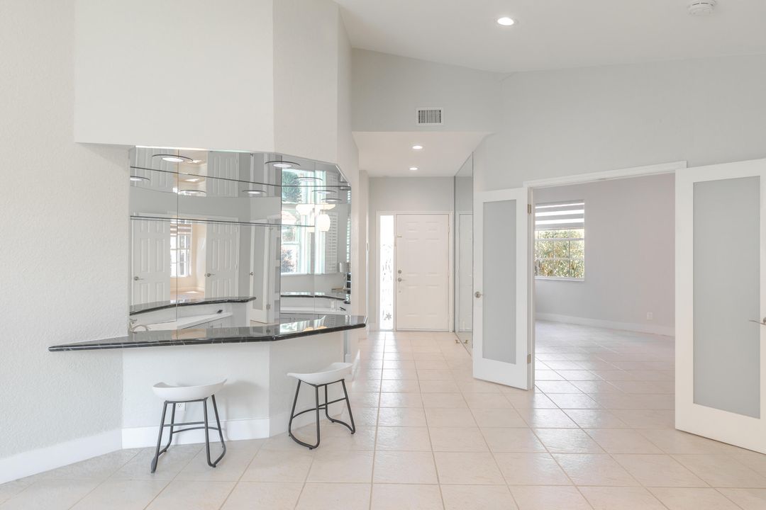 出租: $4,800 (3 贝兹, 2 浴室, 1886 平方英尺)