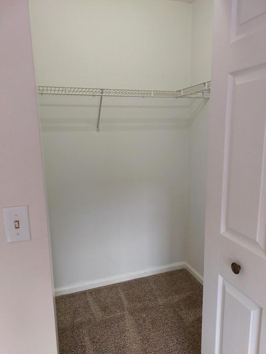 For Rent: $2,700 (3 beds, 2 baths, 1405 Square Feet)