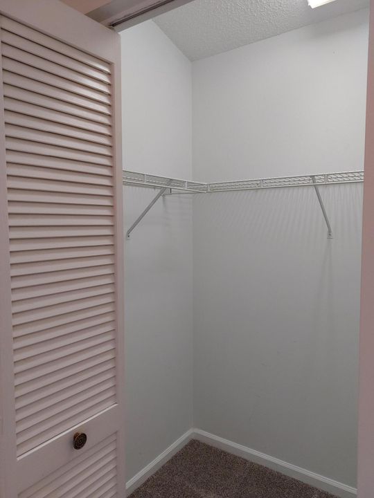 For Rent: $2,700 (3 beds, 2 baths, 1405 Square Feet)