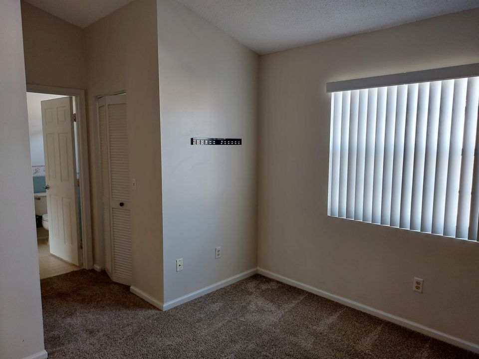 For Rent: $2,700 (3 beds, 2 baths, 1405 Square Feet)