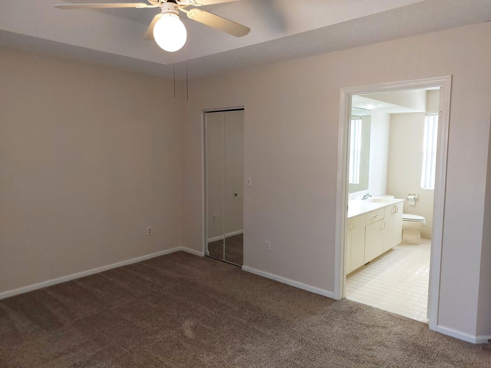 For Rent: $2,700 (3 beds, 2 baths, 1405 Square Feet)