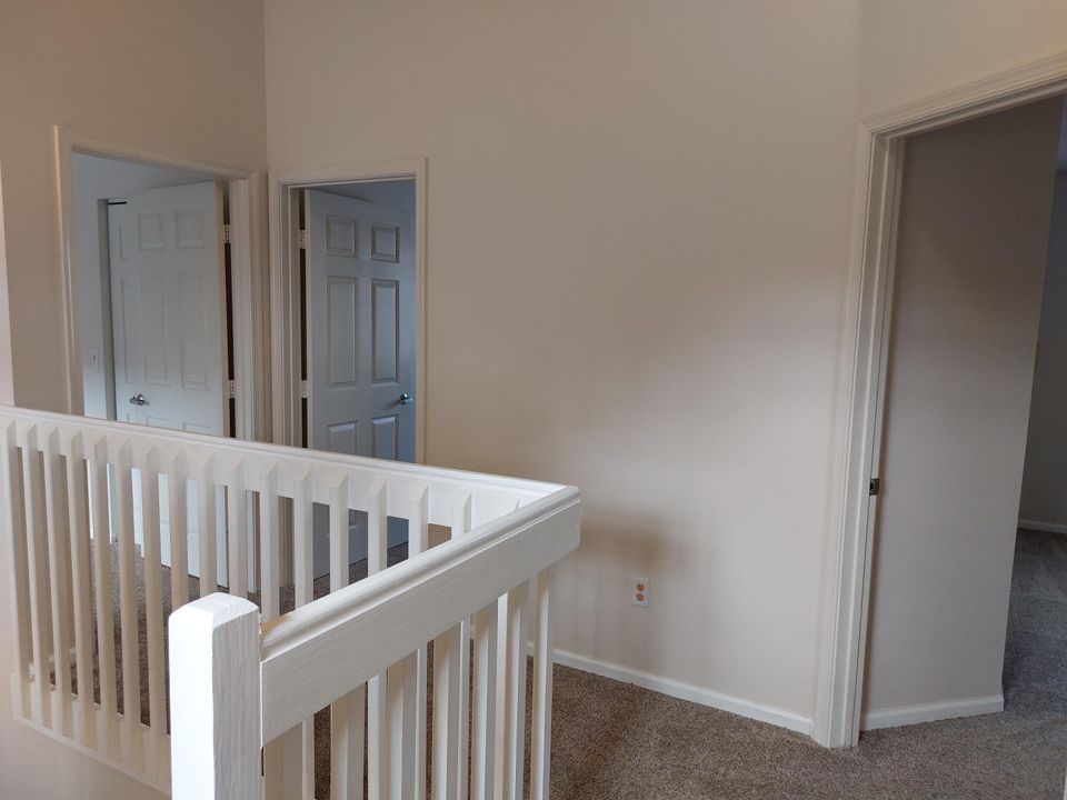 For Rent: $2,700 (3 beds, 2 baths, 1405 Square Feet)