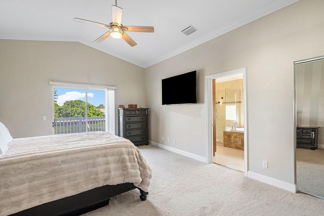 Под контрактом: $700,000 (4 спален, 3 ванн, 2305 Квадратных фут)