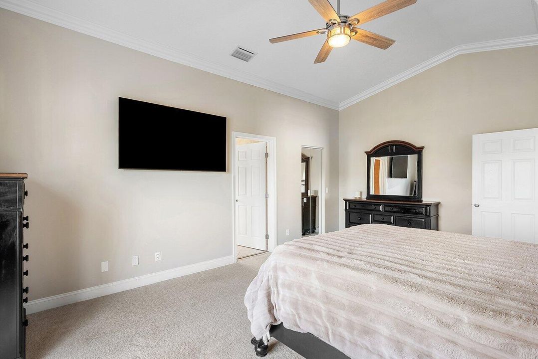 Под контрактом: $700,000 (4 спален, 3 ванн, 2305 Квадратных фут)