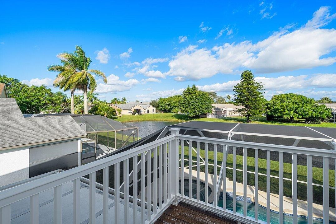 Под контрактом: $700,000 (4 спален, 3 ванн, 2305 Квадратных фут)