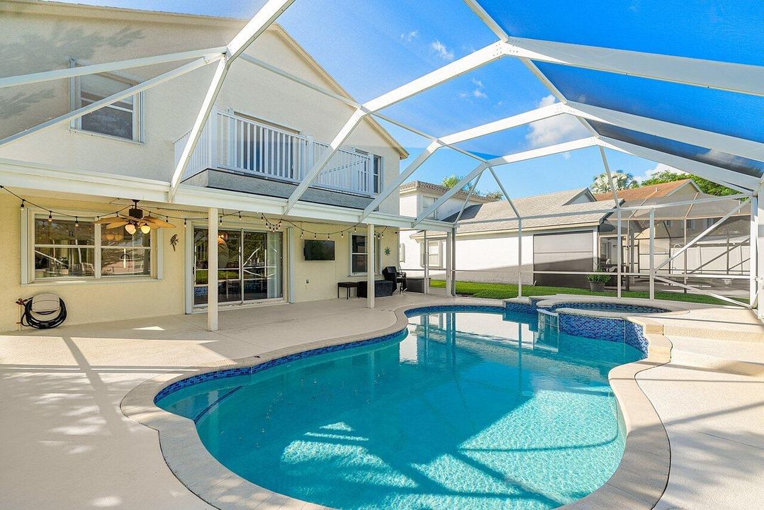 Под контрактом: $700,000 (4 спален, 3 ванн, 2305 Квадратных фут)