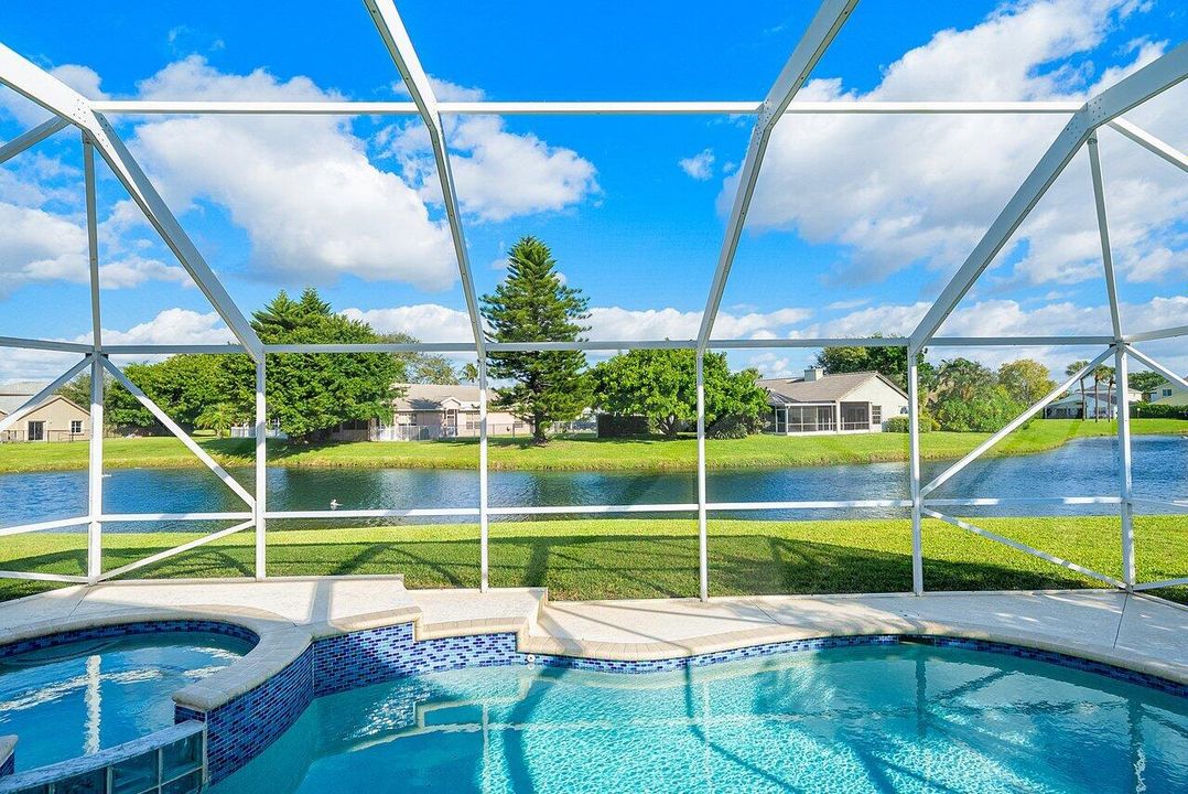 Под контрактом: $700,000 (4 спален, 3 ванн, 2305 Квадратных фут)