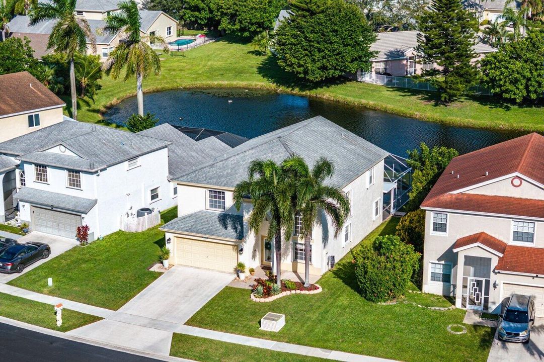 Под контрактом: $700,000 (4 спален, 3 ванн, 2305 Квадратных фут)