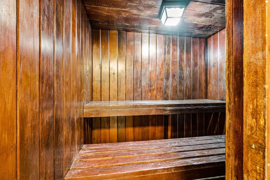 Active With Contract: $150,000 (1 beds, 1 baths, 630 Square Feet)