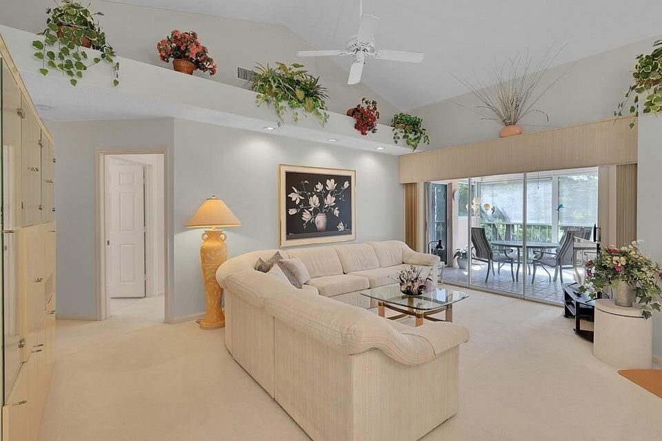 For Rent: $5,000 (2 beds, 2 baths, 1347 Square Feet)