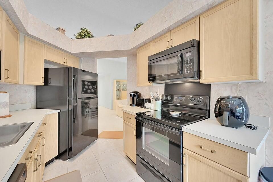 For Rent: $5,000 (2 beds, 2 baths, 1347 Square Feet)