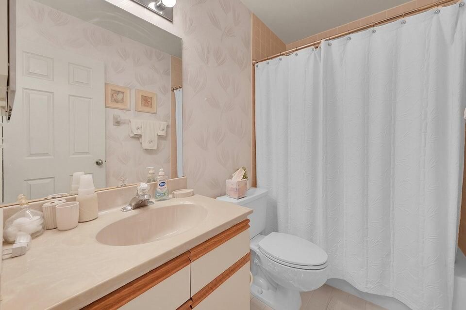 For Rent: $5,000 (2 beds, 2 baths, 1347 Square Feet)