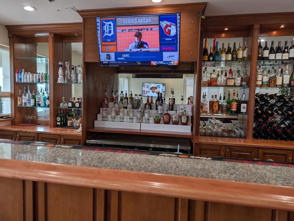 На продажу: $439,000 (2 спален, 2 ванн, 1071 Квадратных фут)