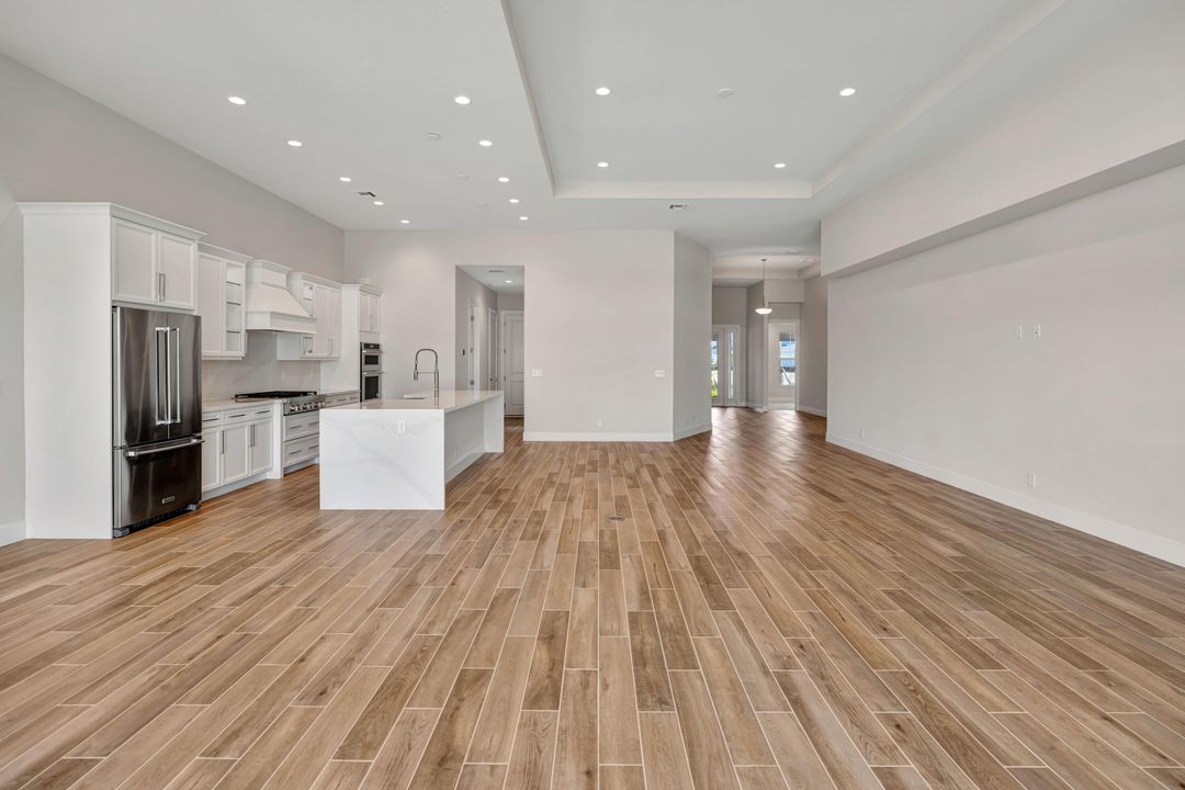 For Sale: $1,274,900 (3 beds, 2 baths, 2979 Square Feet)