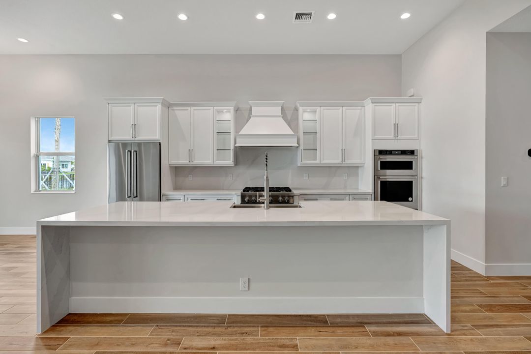 For Sale: $1,274,900 (3 beds, 2 baths, 2979 Square Feet)