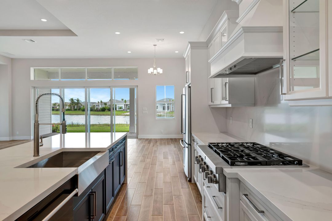 For Sale: $1,274,900 (3 beds, 2 baths, 2979 Square Feet)