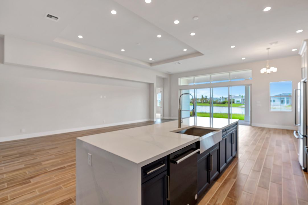 For Sale: $1,274,900 (3 beds, 2 baths, 2979 Square Feet)