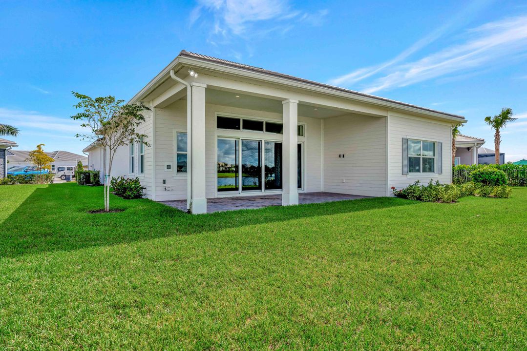 For Sale: $1,274,900 (3 beds, 2 baths, 2979 Square Feet)