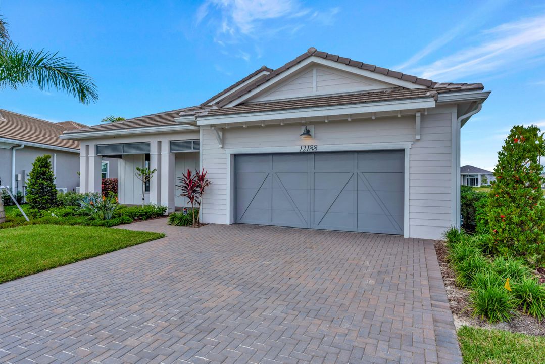 For Sale: $1,274,900 (3 beds, 2 baths, 2979 Square Feet)