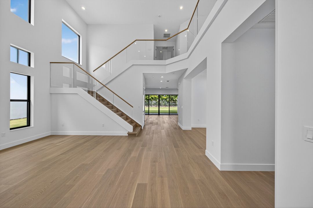 出租: $13,500 (5 贝兹, 7 浴室, 4527 平方英尺)