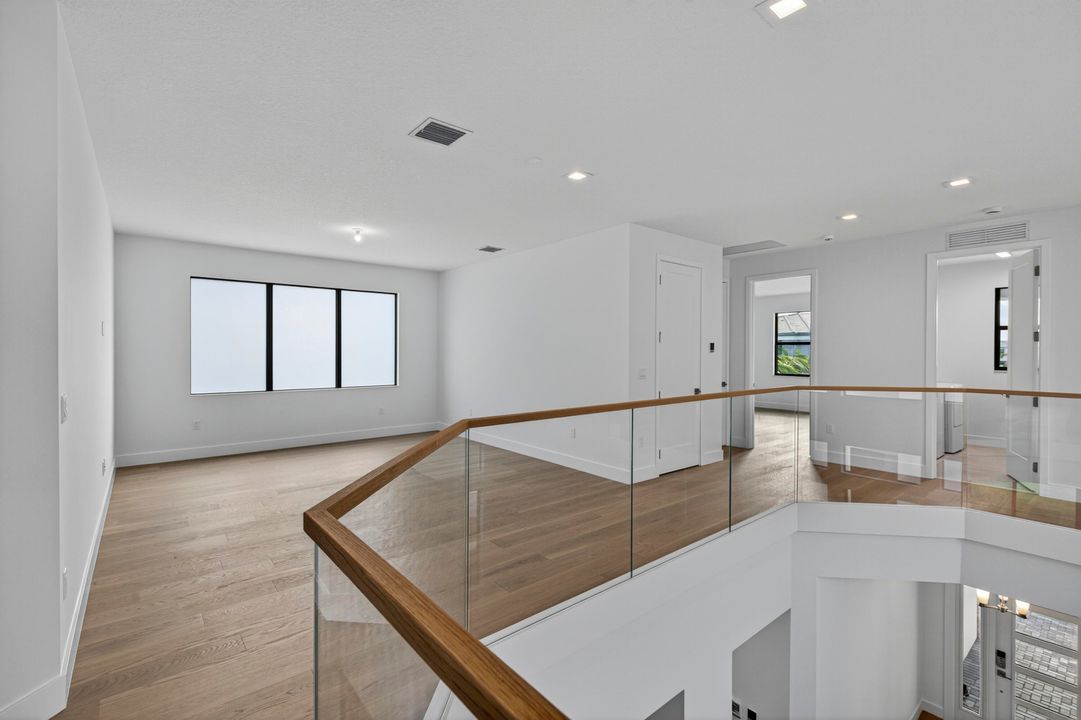 出租: $13,500 (5 贝兹, 7 浴室, 4527 平方英尺)