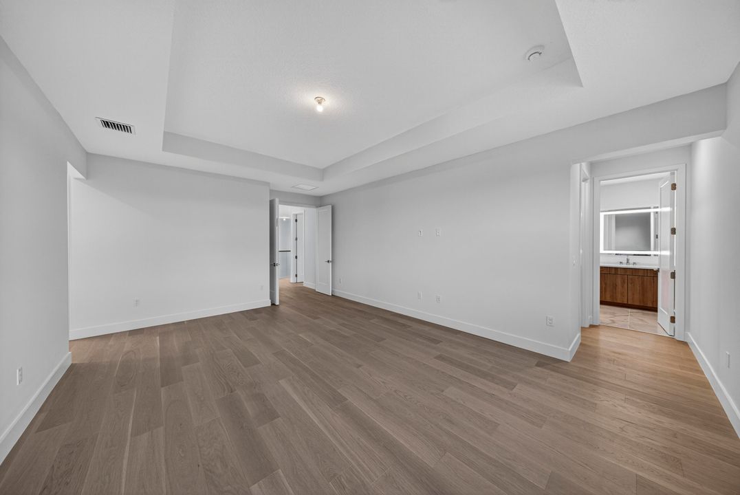 出租: $13,500 (5 贝兹, 7 浴室, 4527 平方英尺)