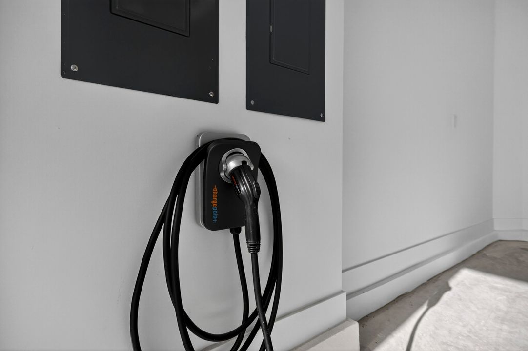 出租: $13,500 (5 贝兹, 7 浴室, 4527 平方英尺)