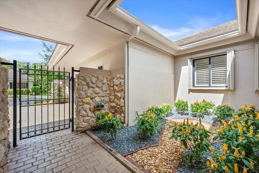 На продажу: $1,099,000 (3 спален, 2 ванн, 2694 Квадратных фут)