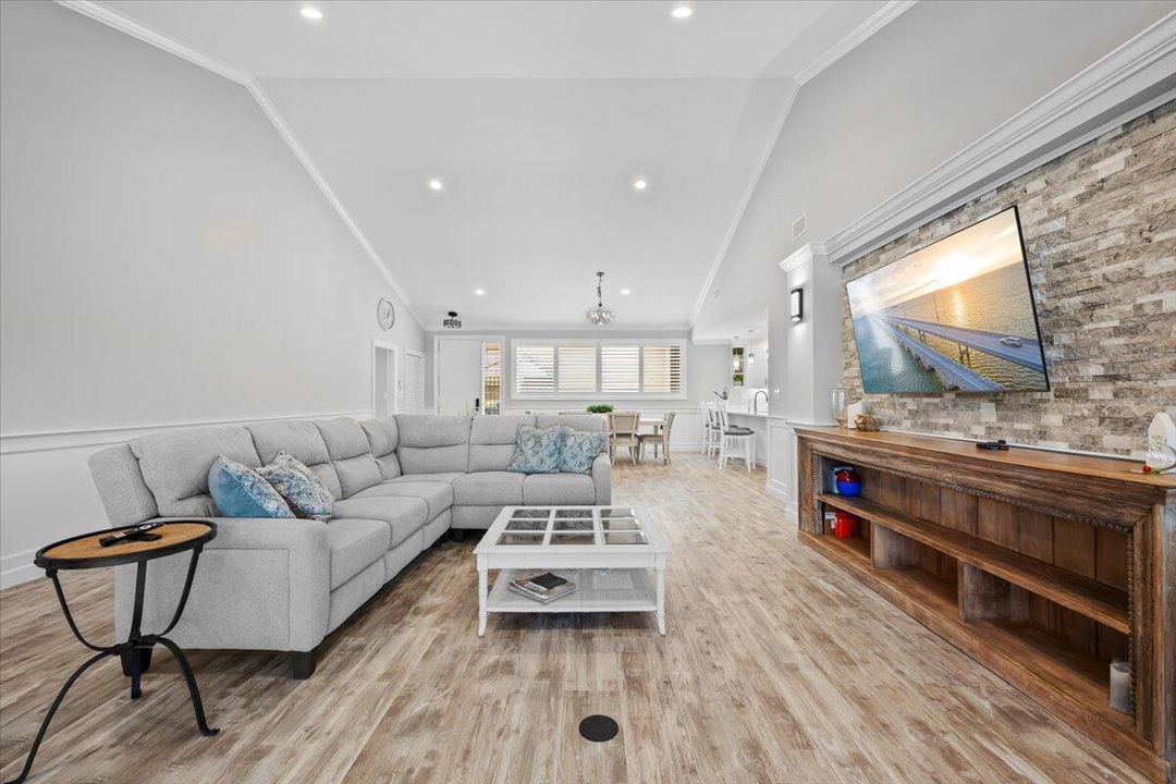 На продажу: $1,099,000 (3 спален, 2 ванн, 2694 Квадратных фут)