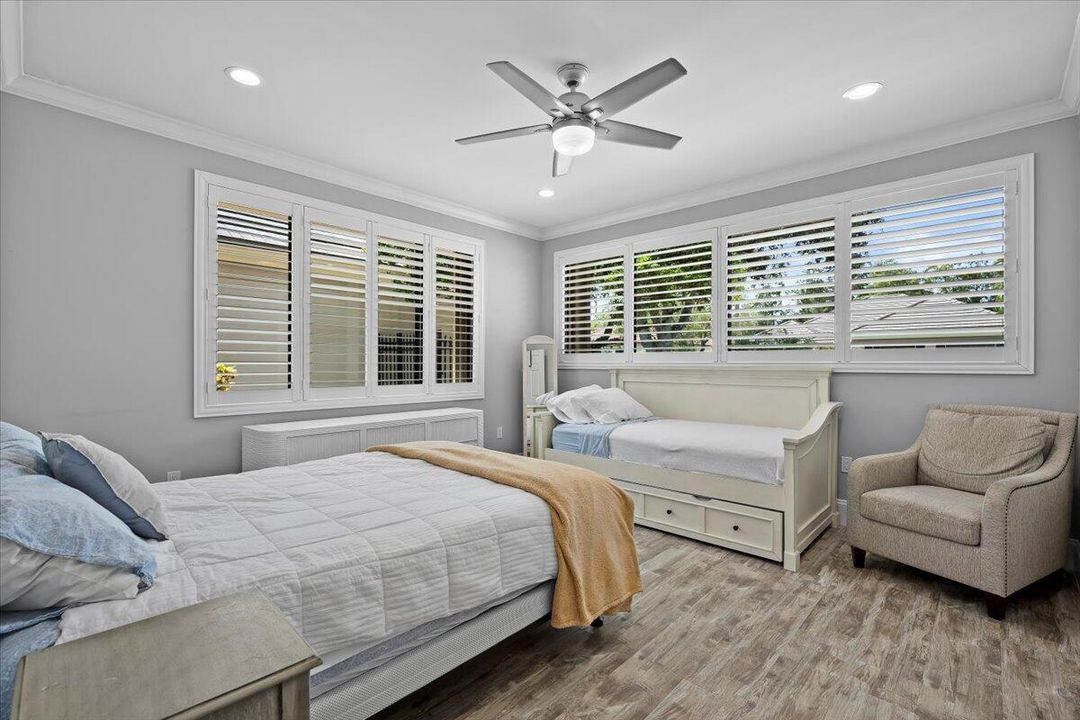 На продажу: $1,099,000 (3 спален, 2 ванн, 2694 Квадратных фут)