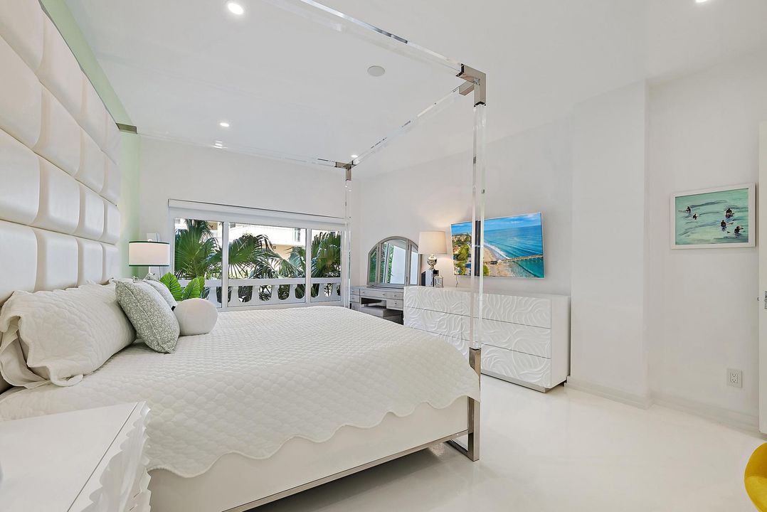 For Sale: $2,495,000 (2 beds, 2 baths, 1429 Square Feet)