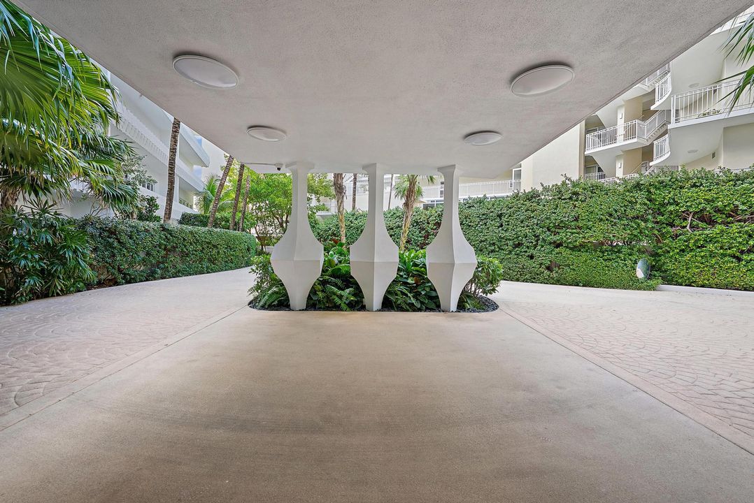 For Sale: $2,495,000 (2 beds, 2 baths, 1429 Square Feet)