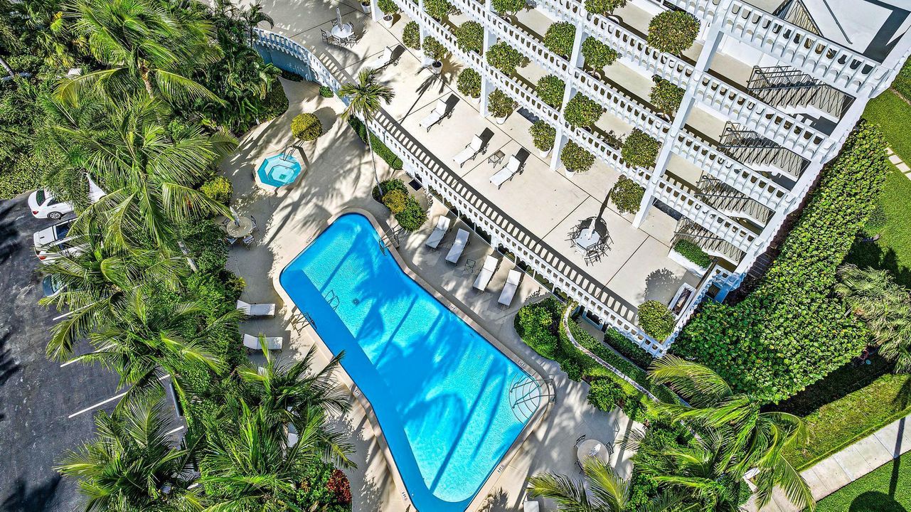 For Sale: $2,495,000 (2 beds, 2 baths, 1429 Square Feet)