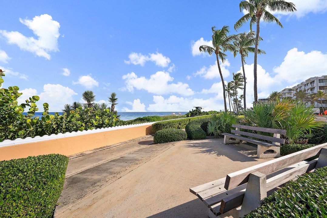 For Sale: $2,495,000 (2 beds, 2 baths, 1429 Square Feet)