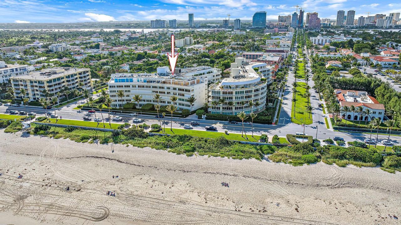 For Sale: $2,495,000 (2 beds, 2 baths, 1429 Square Feet)