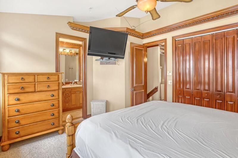 For Rent: $5,250 (3 beds, 2 baths, 1499 Square Feet)