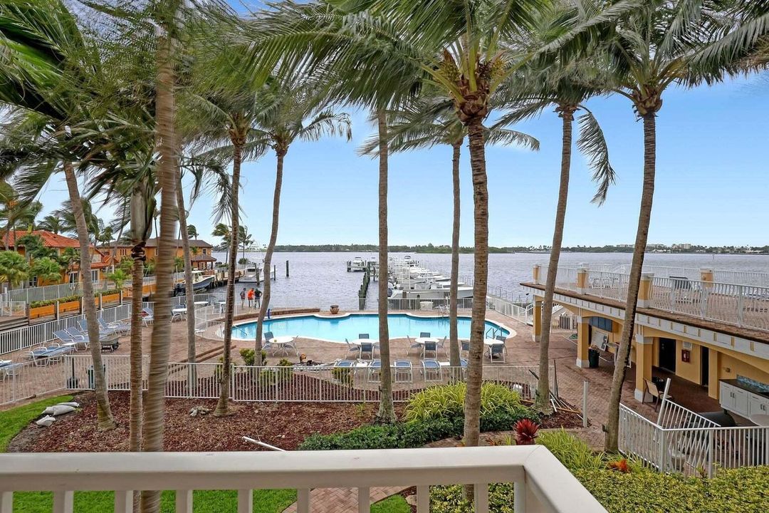 For Rent: $5,250 (3 beds, 2 baths, 1499 Square Feet)