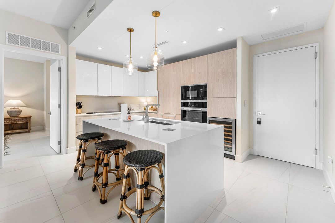 For Sale: $2,495,000 (2 beds, 2 baths, 1465 Square Feet)