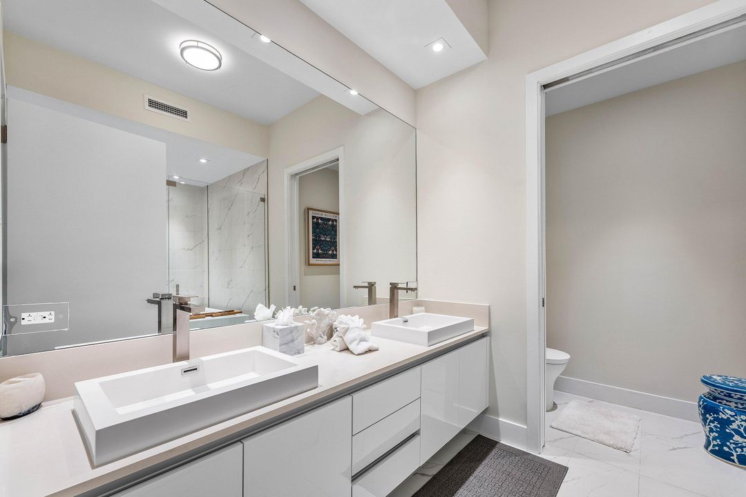 For Sale: $2,495,000 (2 beds, 2 baths, 1465 Square Feet)