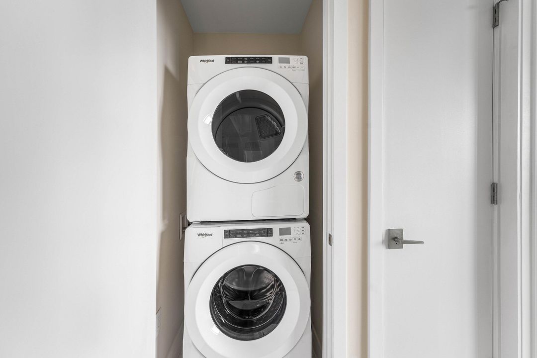 For Sale: $2,495,000 (2 beds, 2 baths, 1465 Square Feet)