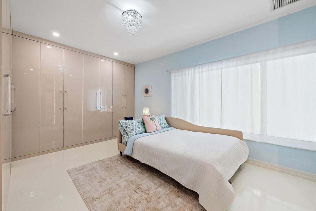 For Sale: $2,495,000 (2 beds, 2 baths, 1429 Square Feet)