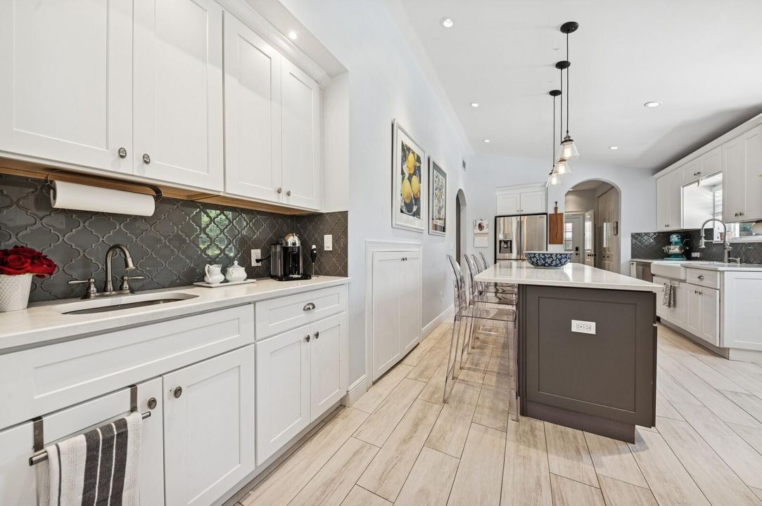 待售: $3,995,000 (6 贝兹, 4 浴室, 3114 平方英尺)