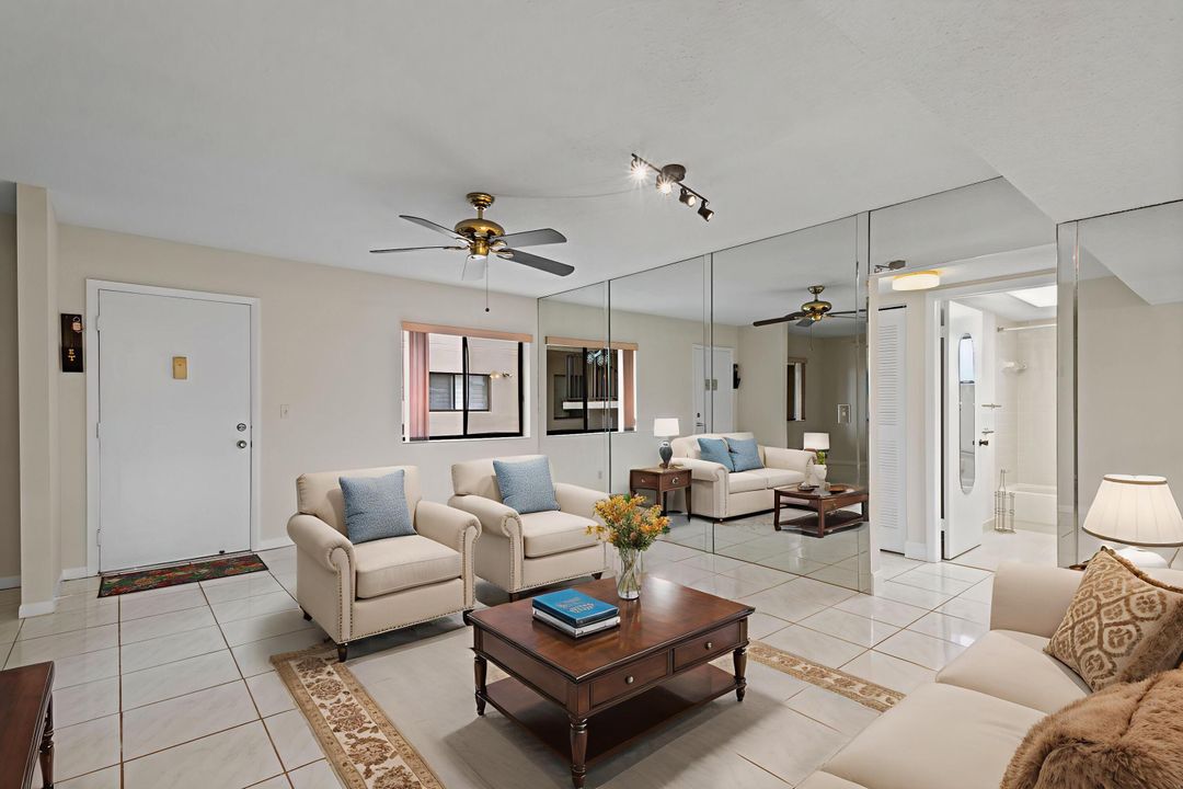 Active With Contract: $174,900 (2 beds, 2 baths, 1050 Square Feet)