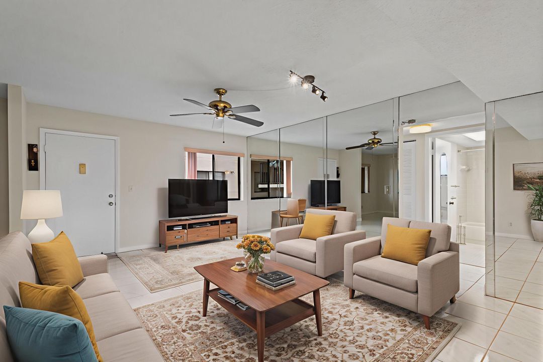 Active With Contract: $174,900 (2 beds, 2 baths, 1050 Square Feet)