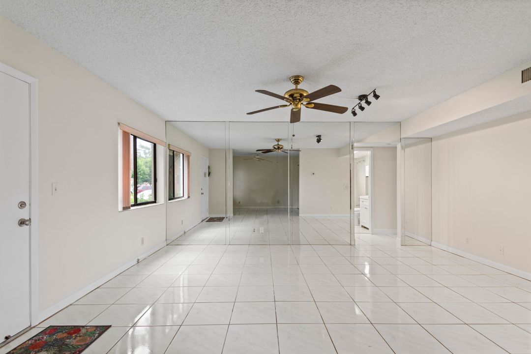 Active With Contract: $174,900 (2 beds, 2 baths, 1050 Square Feet)