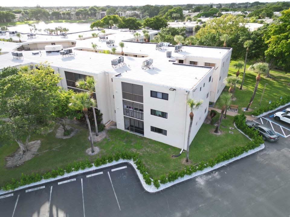 Active With Contract: $174,900 (2 beds, 2 baths, 1050 Square Feet)