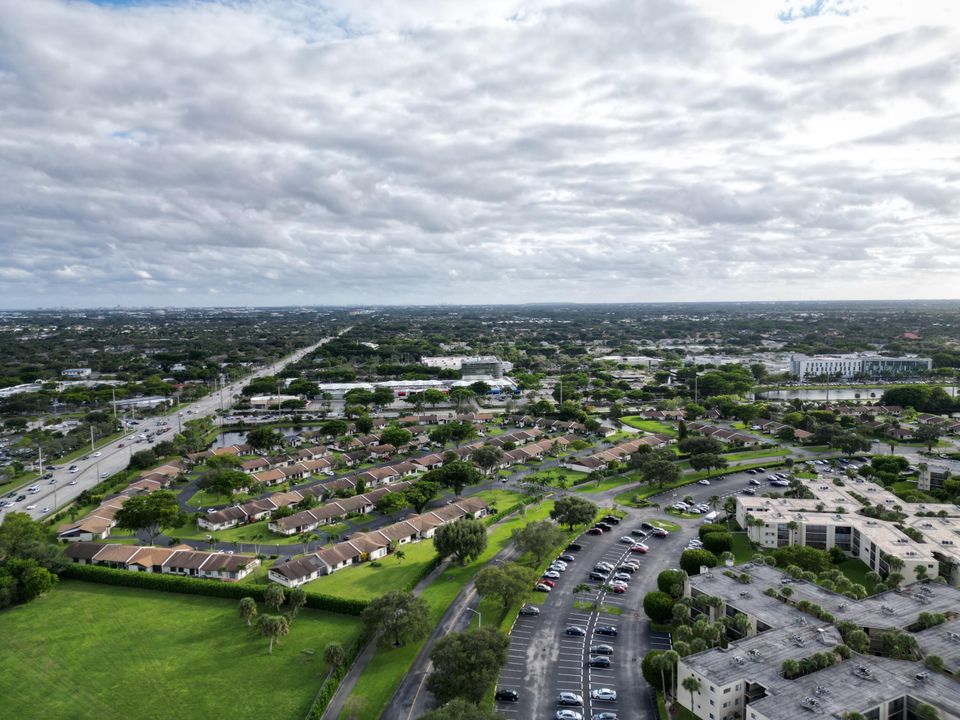 Active With Contract: $174,900 (2 beds, 2 baths, 1050 Square Feet)